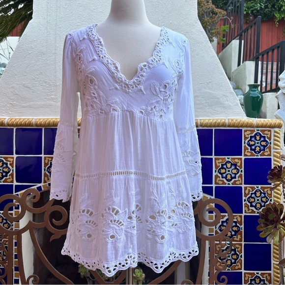 Raga Embroidered Eyelet V Neckline Bell Sleeves White Cotton Tunic Top Size S - Picture 2 of 12